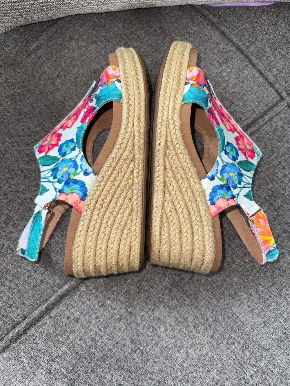 Corkys 8.0 Footwear Women's Freddie Wedge Sandals White Floral Espadrilles